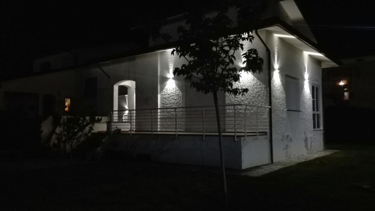 B&B Villa La Bouganville Камайоре Екстер'єр фото